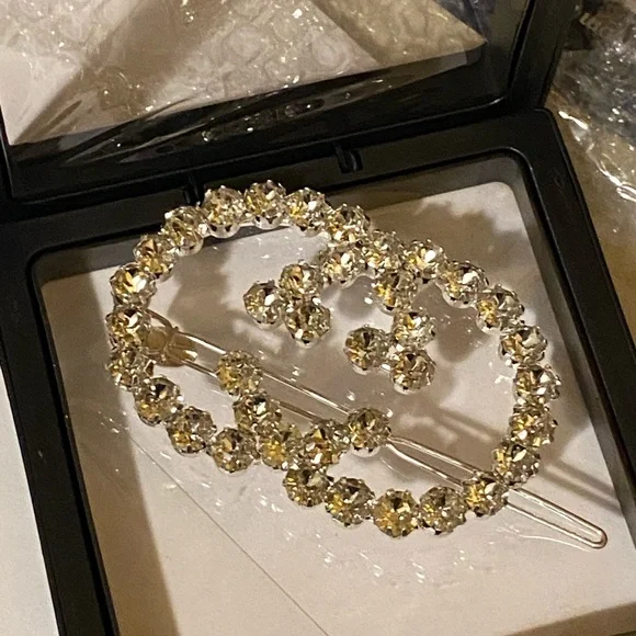 Gucci Dazzling Crystal Hair Clip COMES WITH BOX